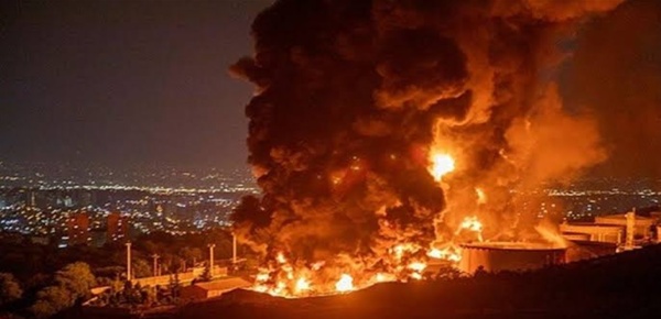مسؤولون إسرائيليون ينتظرون الضوء الأخضر من ترامب لضرب ايران مسؤولون إسرائيليون ينتظرون الضوء الأخضر من ترامب لضرب ايران