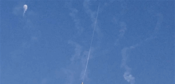 الجيش الأردني يعلن سقوط 3 صواريخ داخل المملكة دون إصابات الجيش الأردني يعلن سقوط 3 صواريخ داخل المملكة دون إصابات