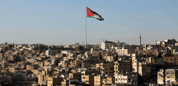 الأردن يسقط 4 صواريخ إيرانية ويحذر من انتهاك أجوائه