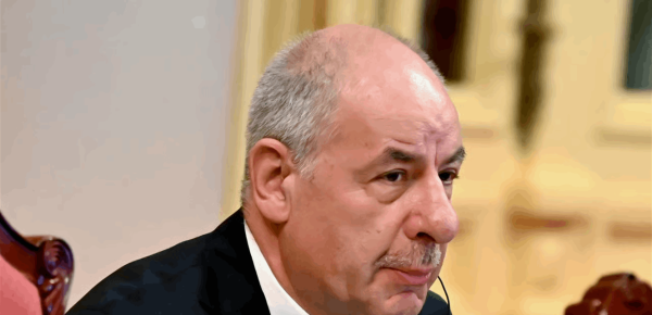 وق ع عزله بيده تعديل دستوري ينهي ولاية رئيس المجر وق ع عزله بيده تعديل دستوري ينهي ولاية رئيس المجر