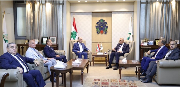 اللواء شقير عرض مع وفد من تجار جونية وكسروان الأوضاع الاقتصادية اللواء شقير عرض مع وفد من تجار جونية وكسروان الأوضاع الاقتصادية