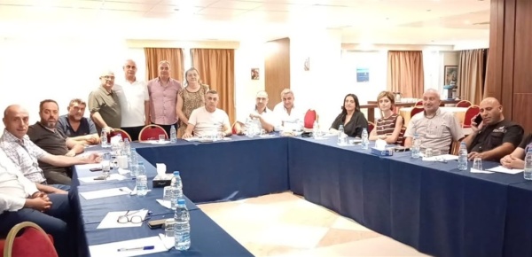 اجتماع لتجمع العاملين في البلديات الخلل القائم لا ي عالج بصدور قرارات غير مدروسة اجتماع لتجمع العاملين في البلديات الخلل القائم لا ي عالج بصدور قرارات غير مدروسة