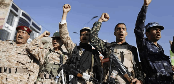 على الطريقة الإيرانية الحوثيون يسعون لفرض رسوم على السفن في باب المندب