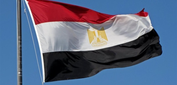 مصر تكشف سبب حريق سفينتين بميناء دمياط مصر تكشف سبب حريق سفينتين بميناء دمياط