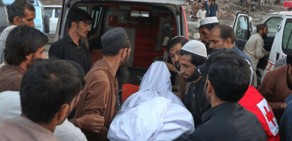 انفجار منجم في باكستان 32 قتيلا و10 عالقين تحت الأرض انفجار منجم في باكستان 32 قتيلا و10 عالقين تحت الأرض