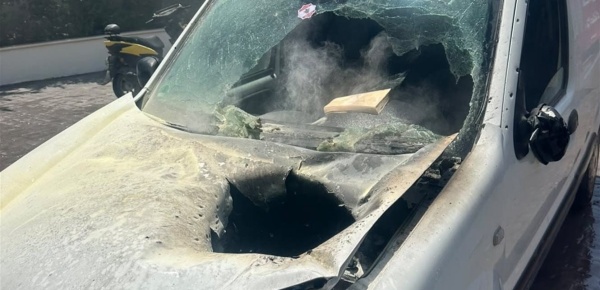 لبنان 24 طائرة درون إسرائيلي ة ألقت قنبلة صوتية على سيارة من نوع رابيد في بلدة المنصوري لبنان 24 طائرة درون إسرائيلي ة ألقت قنبلة صوتية على سيارة من نوع رابيد في بلدة المنصوري