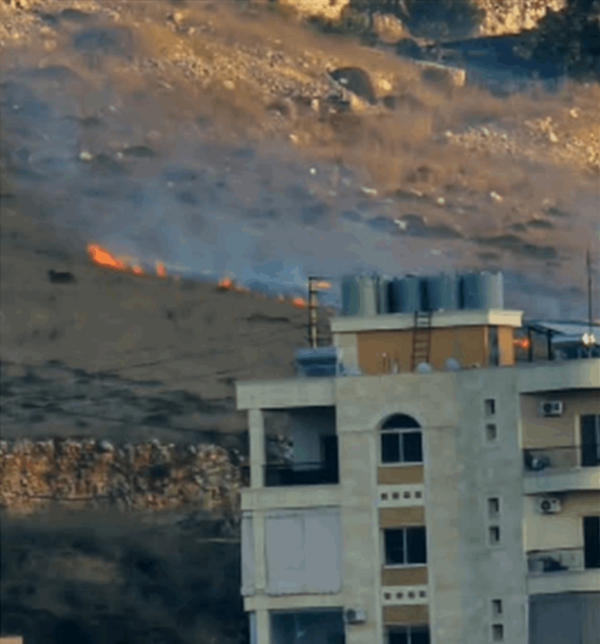 لبنان24 الجيش الاسرائيلي يلقي قنابل حارقة على دوحة كفررمان لبنان24 الجيش الاسرائيلي يلقي قنابل حارقة على دوحة كفررمان