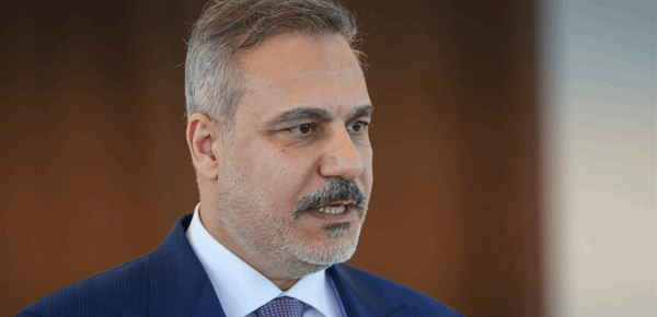 اتصالات تركية مع أربيل فيدان يبحث التطورات الإقليمية مع بارزاني اتصالات تركية مع أربيل فيدان يبحث التطورات الإقليمية مع بارزاني