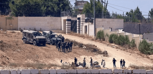 التهجير يبدأ قبل الرحيل كيف تضغط الخدمات على بقاء الفلسطينيين في أرضهم التهجير يبدأ قبل الرحيل كيف تضغط الخدمات على بقاء الفلسطينيين في أرضهم