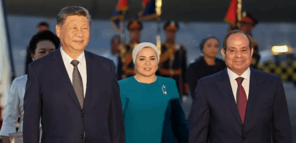 شي يدعو إلى رفض التدخل الخارجي في الشرق الأوسط