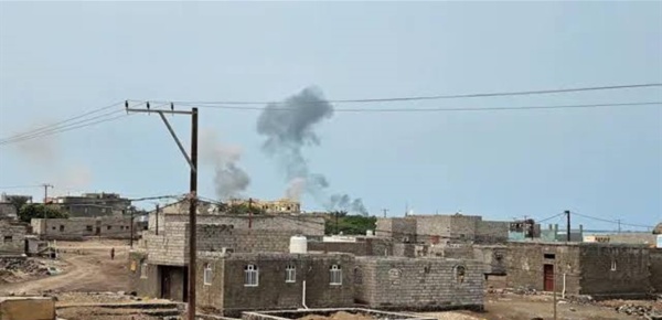 الحوثيون سيطروا على مدينة المخا على البحر الأحمر الحوثيون سيطروا على مدينة المخا على البحر الأحمر