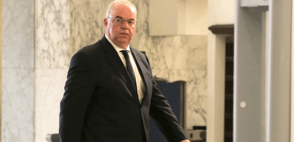 وزير الاتصالات يبرر التوجه بشأن آلية تشريج الخطوط المسبقة الدفع تسر ب في الايرادات وزير الاتصالات يبرر التوجه بشأن آلية تشريج الخطوط المسبقة الدفع تسر ب في الايرادات