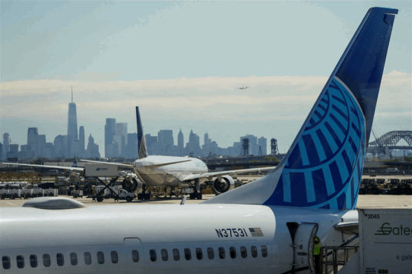 أسلحة على متن رحلات مدنية تقرير يضع united airlines في قلب عاصفة إسرائيل أسلحة على متن رحلات مدنية تقرير يضع united airlines في قلب عاصفة إسرائيل