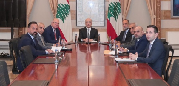 اجتماع تنسيقي لبحث تنظيم عمل الشاحنات ووضع آلية مشتركة اجتماع تنسيقي لبحث تنظيم عمل الشاحنات ووضع آلية مشتركة