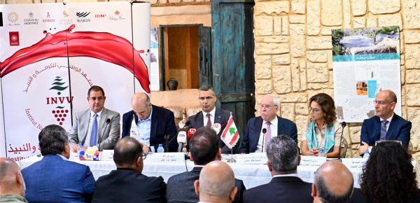 النبيذ اللبناني في صدارة اللوائح شراكة وطنية لدعم الكرمة وحماية الإنتاج وتعزيز حضور لبنان في الأسواق النبيذ اللبناني في صدارة اللوائح شراكة وطنية لدعم الكرمة وحماية الإنتاج وتعزيز حضور لبنان في الأسواق