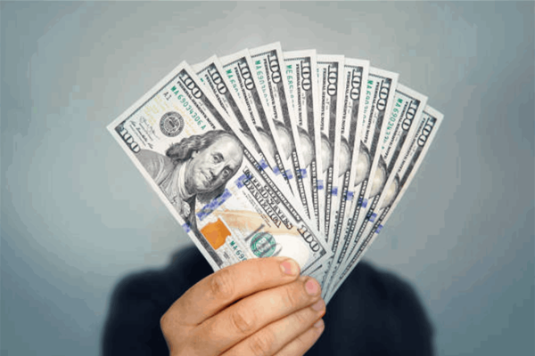 كيف اختلفت قيمة الألف دولار في لبنان بين 2018 واليوم كيف اختلفت قيمة الألف دولار في لبنان بين 2018 واليوم