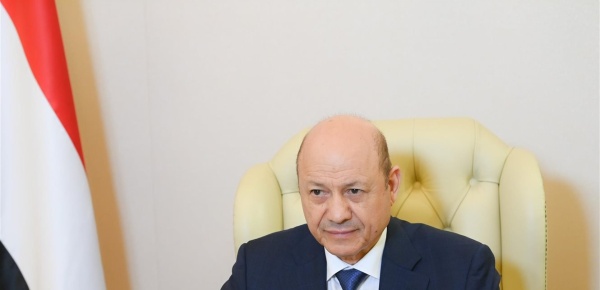 العليمي بدء العمليات العسكرية لاستعادة كامل أراضي اليمن