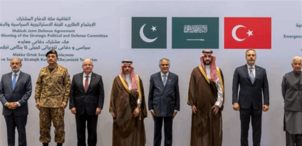 بعد استهداف مكة والمدينة حلف مكة يفع ل الدفاع المشترك
