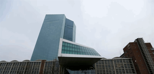 الأسهم الأوروبية تنتعش وأزمة الديون الفرنسية تضغط على الأسواق الأسهم الأوروبية تنتعش وأزمة الديون الفرنسية تضغط على الأسواق