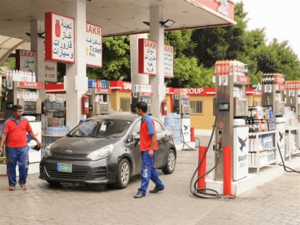 هذا ما يفعله لبنانيون لـ توفير البنزين مادة يضعونها في سياراتهم