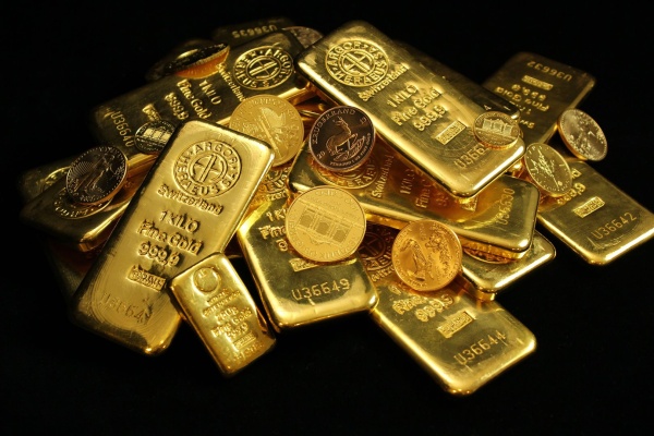 الذهب يرتفع مع تراجع الدولار وخسارة أسبوعية تلوح في الأفق الذهب يرتفع مع تراجع الدولار وخسارة أسبوعية تلوح في الأفق