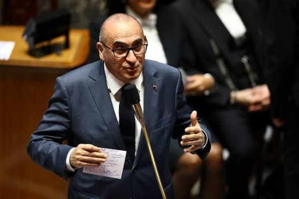 وزير الداخلية الفرنسي يعترف الشرطة فقدت السيطرة خلال الاحتجاجات في بعض المدن