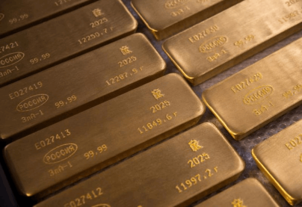 بدعم من تراجع الدولار ارتفاع في سعر الذهب بدعم من تراجع الدولار ارتفاع في سعر الذهب