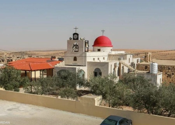 بالصور إطلاق نار داخل كنيسة في الأردن يسقط قتلى وجرحى وتحرك أمني وإدانات