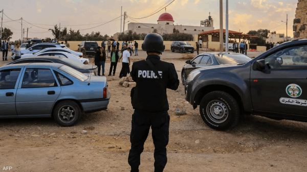 الاردن يلملم جراح اعتداء الكرك حداد رسمي والملك سنضرب بيد من حديد الاردن يلملم جراح اعتداء الكرك حداد رسمي والملك سنضرب بيد من حديد