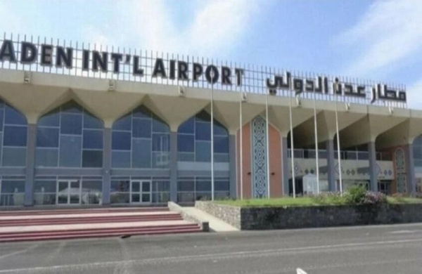 بصاروخ بالستي الحوثيون استهدفوا مطار عدن