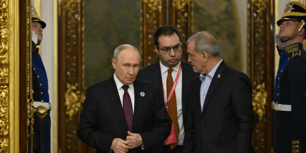 تقرير بوتين وسيطا بين واشنطن وطهران تقرير بوتين وسيطا بين واشنطن وطهران