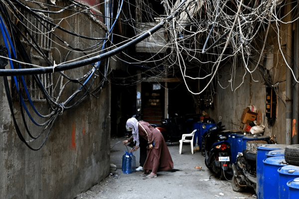 كهرباء لبنان ترفع سقف المواجهة إمهال المخيمات 20 يوما لتسوية المستحقات قبل القطع كهرباء لبنان ترفع سقف المواجهة إمهال المخيمات 20 يوما لتسوية المستحقات قبل القطع