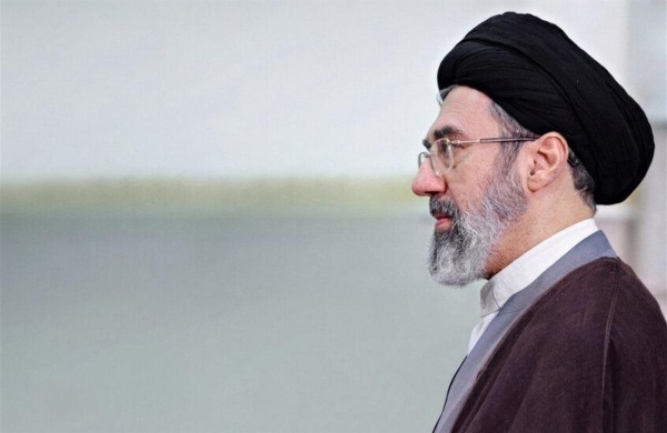 خامنئي يتمس ك بـ وحدة الساحات وأوامر عسكرية بالرد دون قيود جغرافية