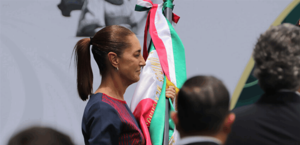 قبل انطلاق المونديال رئيسة المكسيك ترفع معنويات منتخب بلادها قبل انطلاق المونديال رئيسة المكسيك ترفع معنويات منتخب بلادها