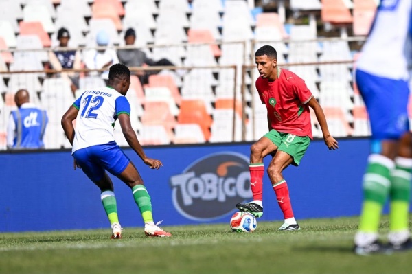 أوناحي يكسر رقم صيباري وحكيمي في المنتخب المغربي