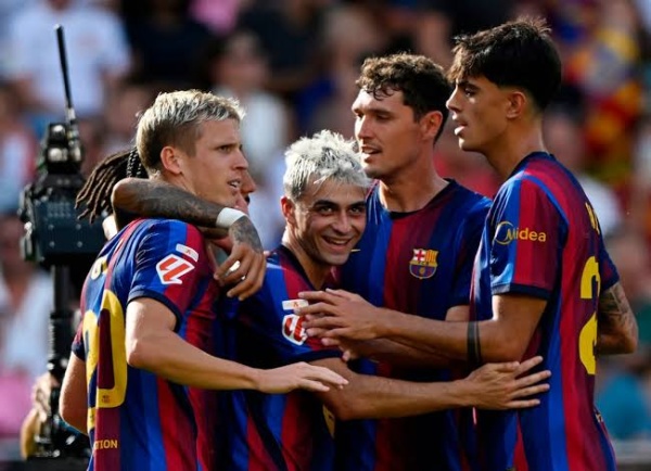 برشلونة يكتسح فالنسيا بخماسية نظيفة ويعزز صدارته للدوري الإسباني برشلونة يكتسح فالنسيا بخماسية نظيفة ويعزز صدارته للدوري الإسباني