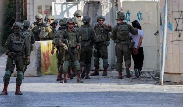 مواجهات وإصابات خلال حملة اقتحامات واعتقالات بالضفة والقدس مواجهات وإصابات خلال حملة اقتحامات واعتقالات بالضفة والقدس