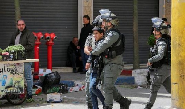 الاحتلال يزج بغالبية القاصرين الفلسطينيين الأسرى في العزل الانفرادي الاحتلال يزج بغالبية القاصرين الفلسطينيين الأسرى في العزل الانفرادي
