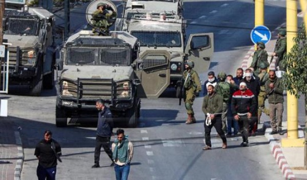 اعتقالات ومواجهات في عدة مناطق بالضفة الغربية