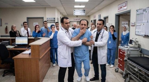 سوريا شخص ينتحل مهنة جراح أعصاب وعمود فقري لسنوات والصدفة تفضحه سوريا شخص ينتحل مهنة جراح أعصاب وعمود فقري لسنوات والصدفة تفضحه