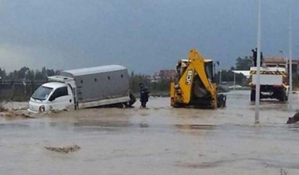 تواصل البحث عن شخص جرفته سيول الأمطار بساقية سيدي يوسف خبر عاجل تواصل البحث عن شخص جرفته سيول الأمطار بساقية سيدي يوسف خبر عاجل