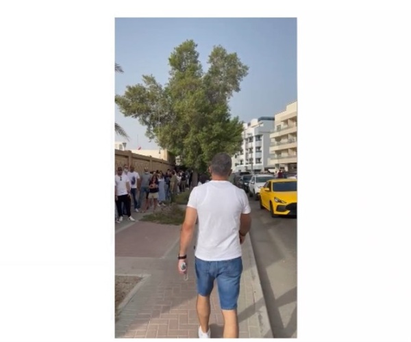 بالفيديو إنتخابات 2022 كيف هو المشهد من امام مركز الاقتراع في دبي بالفيديو إنتخابات 2022 كيف هو المشهد من امام مركز الاقتراع في دبي