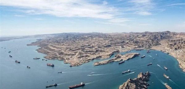 سلطنة عمان وإيران تصدران بيانا مشتركا بشأن إدارة مضيق هرمز سلطنة عمان وإيران تصدران بيانا مشتركا بشأن إدارة مضيق هرمز