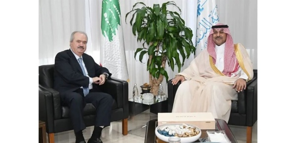 لقاء بين جابر والسفير السعودي وتشديد على أهمية التعاون الاقتصادي بين البلدين