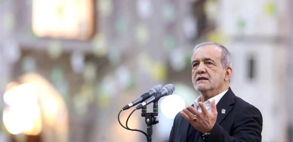 إيران لا إجراءات قضائية حاليا ضد منشد وج ه تهديدا لبزشكيان