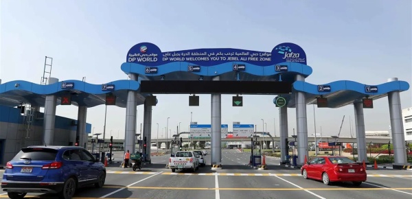 بعد فترة من التوقف إيران والإمارات تستأنفان الشحن المباشر للبضائع بعد فترة من التوقف إيران والإمارات تستأنفان الشحن المباشر للبضائع