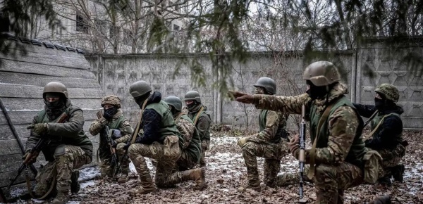 الجيش الأوكراني يعترف بصعوبة الوضع في كوستيانتينيفكا وينفي سيطرة روسيا عليها الجيش الأوكراني يعترف بصعوبة الوضع في كوستيانتينيفكا وينفي سيطرة روسيا عليها
