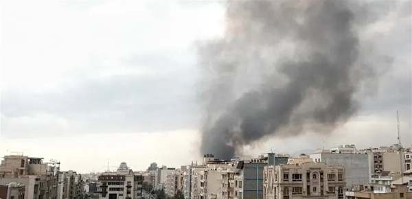 مقتل 14 شخصا خلال يومين جراء الغارات الأميركية على ايران مقتل 14 شخصا خلال يومين جراء الغارات الأميركية على ايران