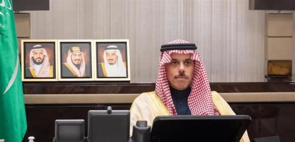 بعد تصاعد الهجمات الإيرانية اتصالات سعودية مع دول المنطقة بعد تصاعد الهجمات الإيرانية اتصالات سعودية مع دول المنطقة