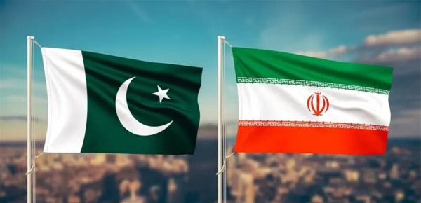 وزير الداخلية الإيراني يبدأ زيارته الرسمية إلى باكستان وزير الداخلية الإيراني يبدأ زيارته الرسمية إلى باكستان
